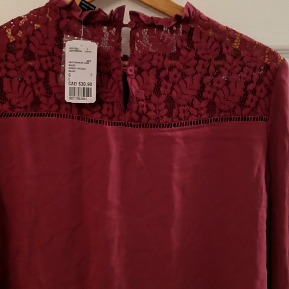 Crop top, lace detail - Picture 4 of 4